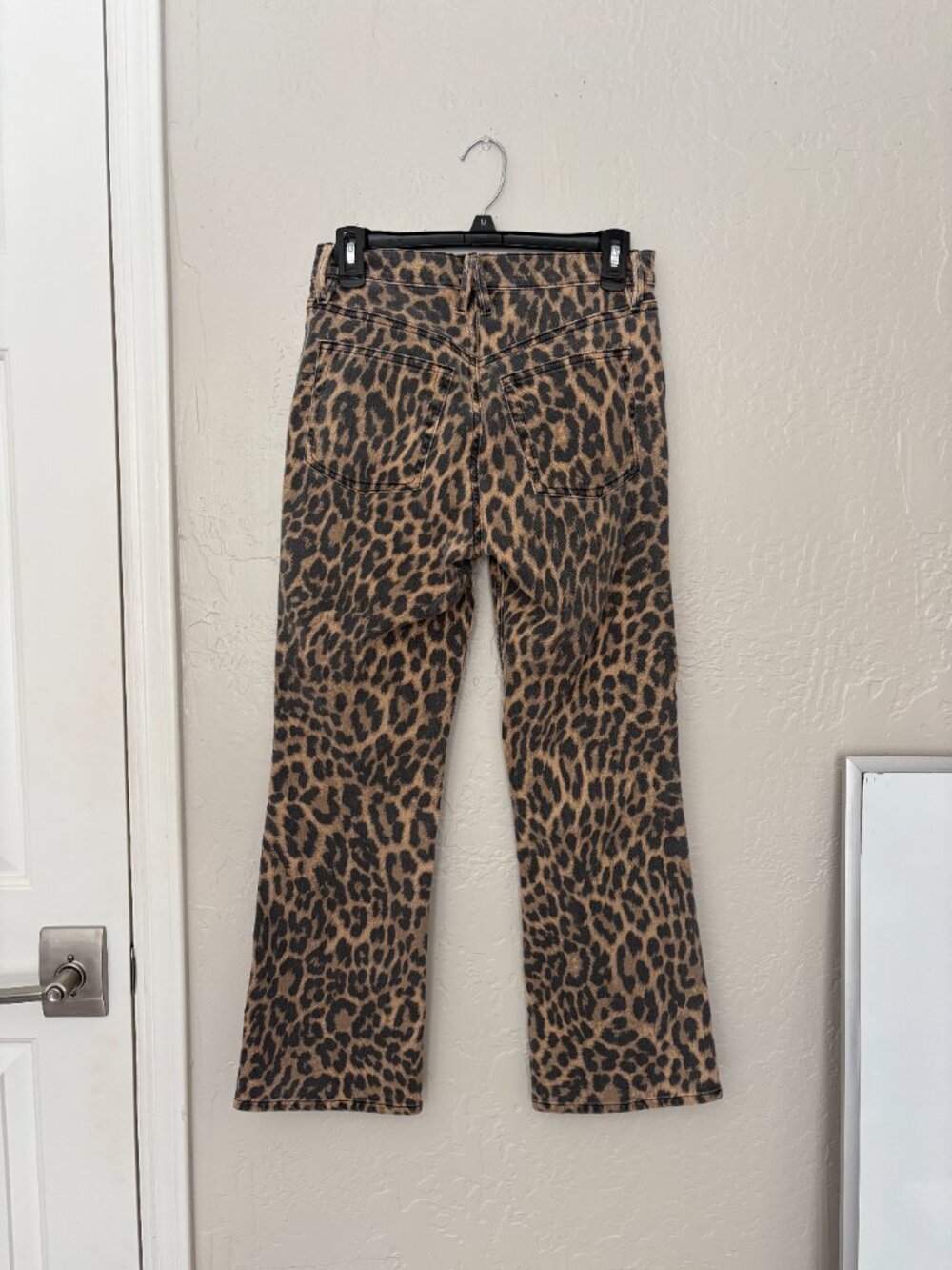 NWOT Good American Good Standard Kick Flare Jeans Leopard Print Size 4/27 - Picture 6 of 8